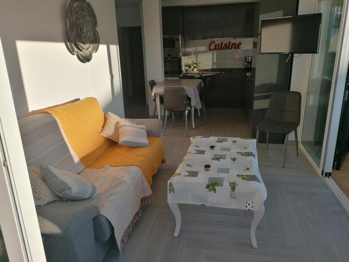 Appartement Moderne Pour 6 Adultes Benalmádena Buitenkant foto